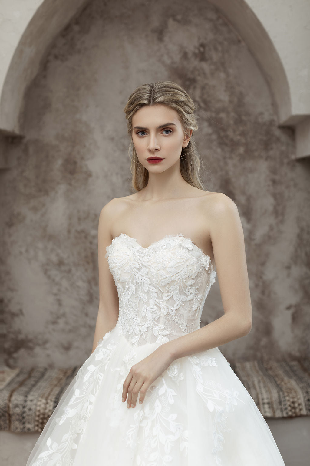 strapless wedding dress - sweetheart neckline - luxury wedding dress