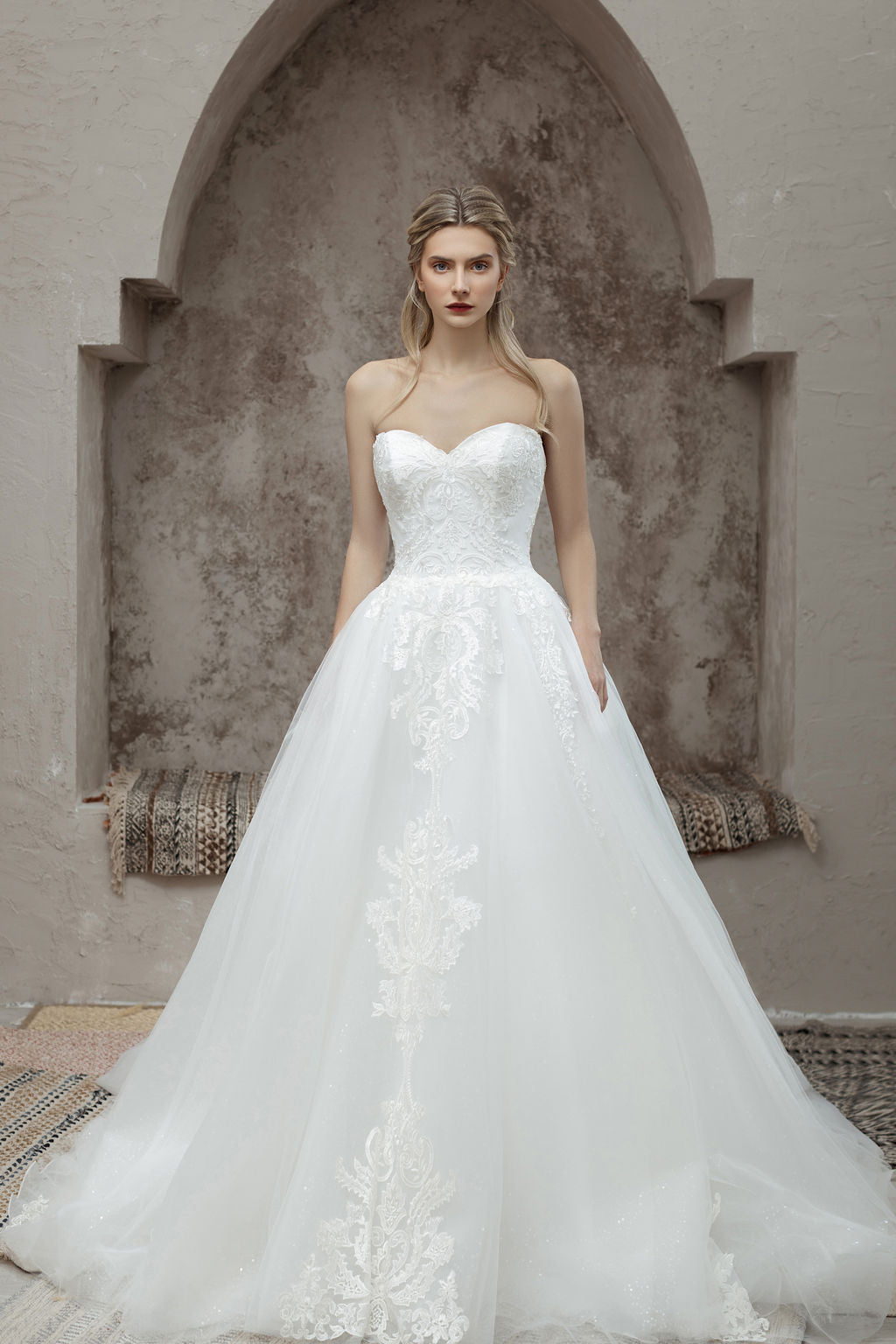 magnolia wedding dress - magnolia bridal design - magnolia fashion group - sweetheart neckline