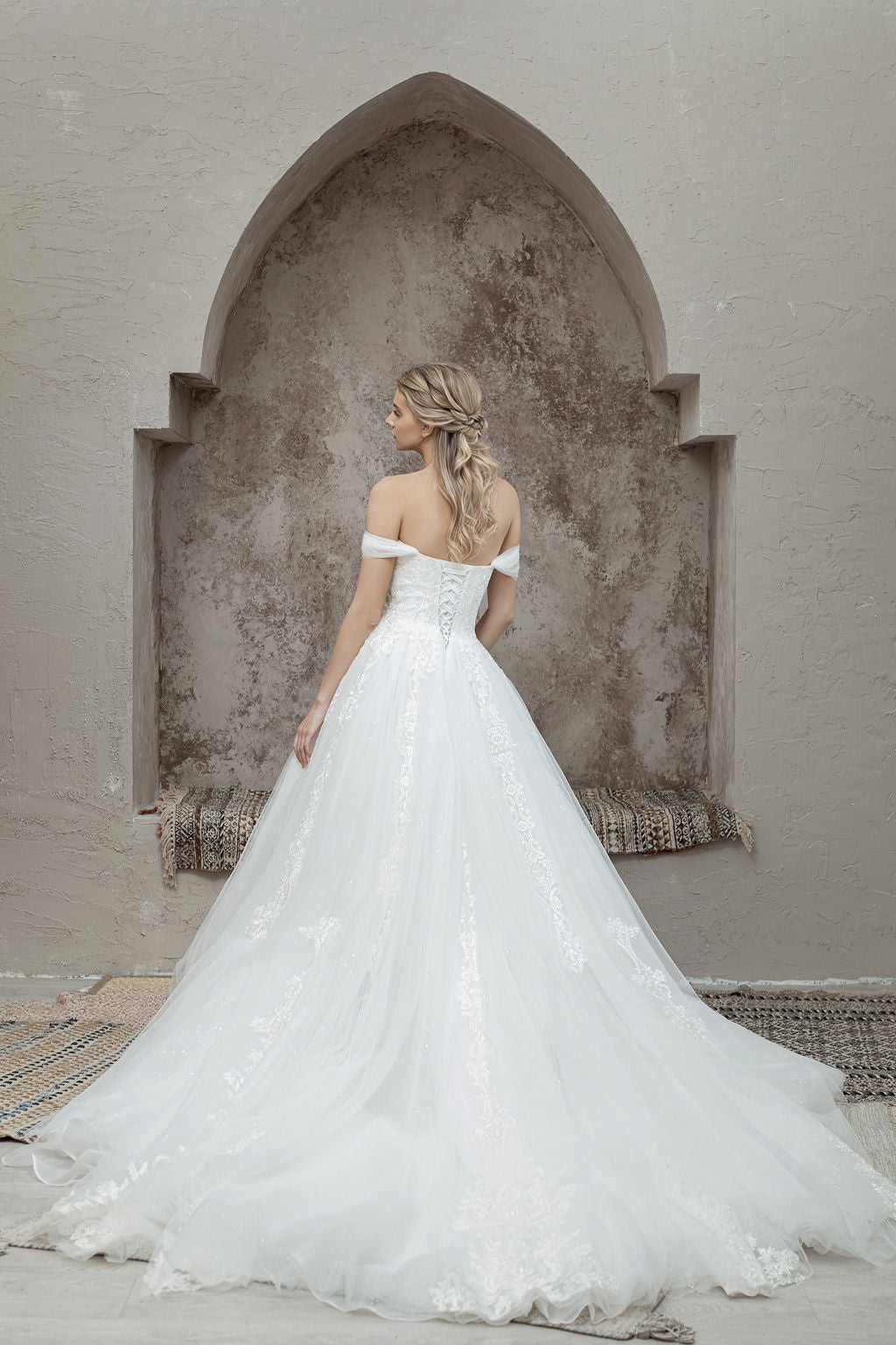 long train - corset wedding dress